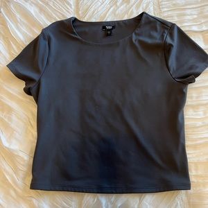 Express Body Contour Shirt - M